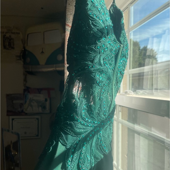 PROM DRESS - Picture 4 of 7
